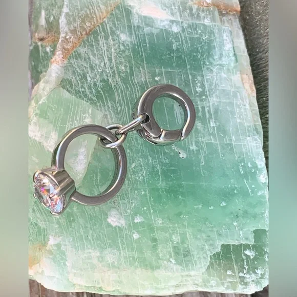 Fossil engagement ring charm - Picture 15 of 15